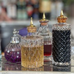 Folietta - Pretty decor at the bar.