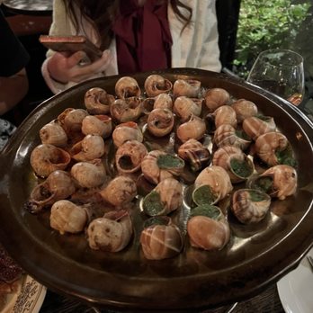 L'Escargot - 36 Escargot Platter - French Near Me - Paris, 75 L'Escargot - 36 Escargot Platter - French Near Me - Paris, 75