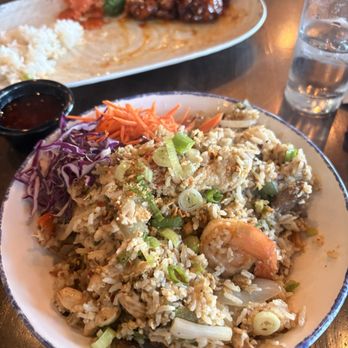 Giti Thai - Combination fried rice - Thai Near Me - Windsor Hills, California Giti Thai - Combination fried rice - Thai Near Me - Windsor Hills, California