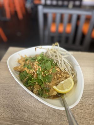 Duke's Pad Thai by null