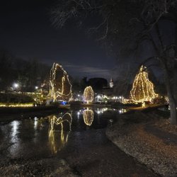 Mirror Lake - Holiday lighting