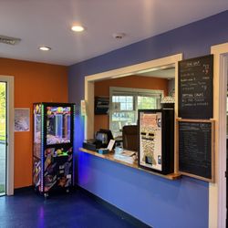 Holey Mackerel - Mini golf & batting cage check-in