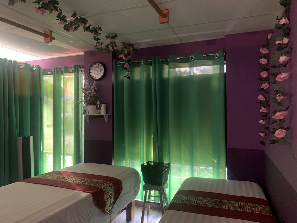 Lindon Massage Logo