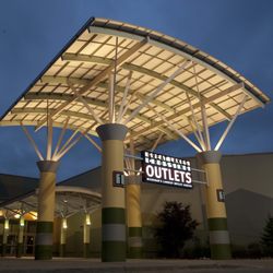 Great Lakes Crossing Outlets - Entry 1