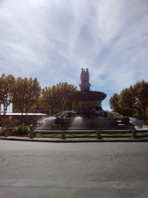 Fontaine de la Rotonde by null