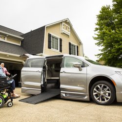 Superior Van & Mobility - 2018 BraunAbility Chrysler Pacifica Handicap Van