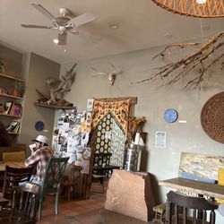 Moxie Bread - Lyons - Sitting area