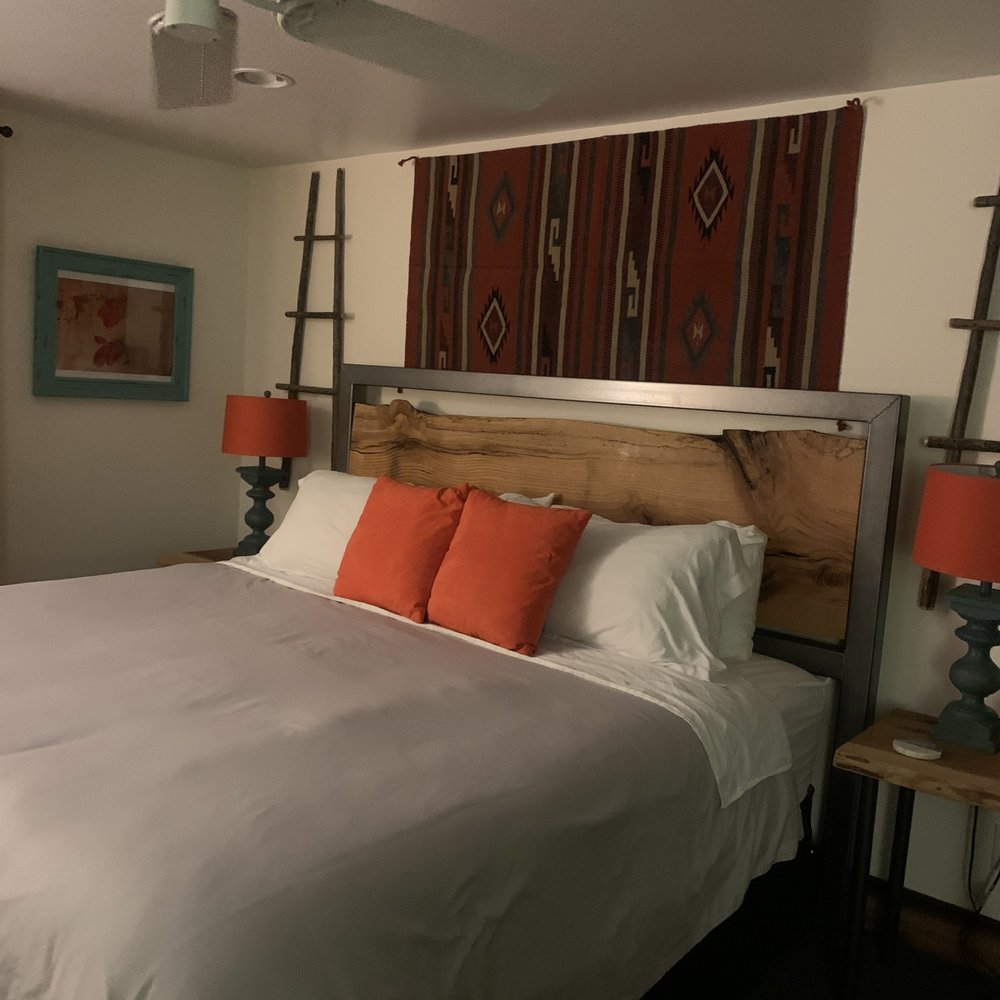 Farmhouse Sanctuary - Bed & Breakfast Near Me - Florence, Alabama