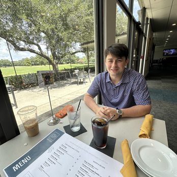 Café Hope - Window seat view - Seafood Near Me - Gretna, Louisiana Café Hope - Window seat view - Seafood Near Me - Gretna, Louisiana