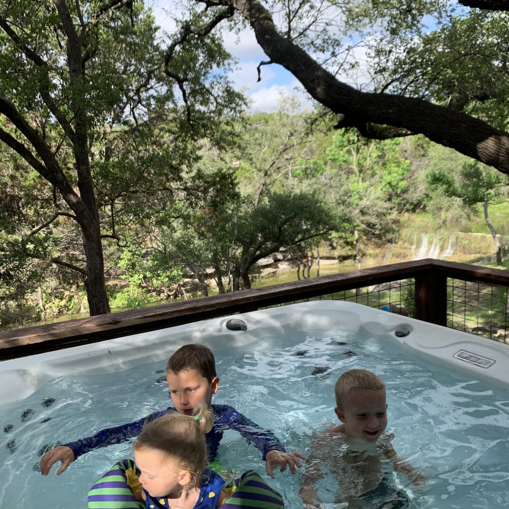 Hill Country Premier Lodging - Guest Houses Near Me - Wimberley, Texas
