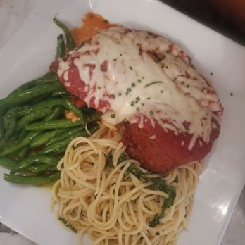 Hullabaloo - Chicken parm, spaghetti and green beans - Gastropubs Near Me - West Palm Beach, Florida Hullabaloo - Chicken parm, spaghetti and green beans - Gastropubs Near Me - West Palm Beach, Florida