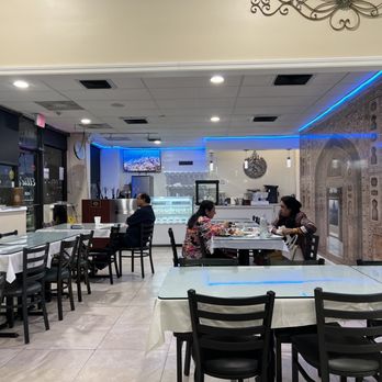 Ellie's Desi Kitchen - the dining area - Indian Near Me - Cooper City, Florida