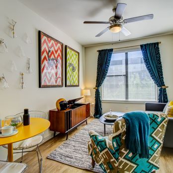 Elan East Apartments - Elan East Living Room - Apartments Near Me - Austin, Texas Elan East Apartments - Elan East Living Room - Apartments Near Me - Austin, Texas