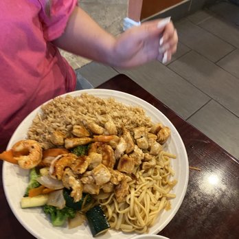 Saigon Fusion - The chicken shrimp was a better value - Vietnamese Near Me - Mount Dora, Florida