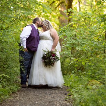 Kari Renee Photography - Forest wedding - Boudoir Photography Near Me Kari Renee Photography - Forest wedding - Boudoir Photography Near Me