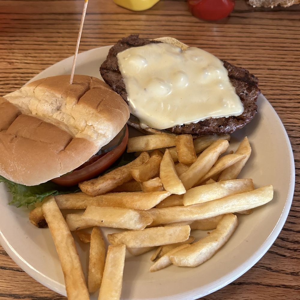 Ruby House Restaurant - Elk burger - American Near Me - Keystone, South Dakota Ruby House Restaurant - Elk burger - American Near Me - Keystone, South Dakota