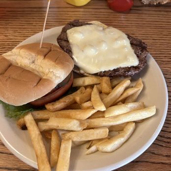 Ruby House Restaurant - Elk burger - American Near Me - Keystone, South Dakota