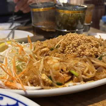 Khobkoon Thai Cuisine - Pad Thai with shrimp - Thai Near Me - Roseville, California