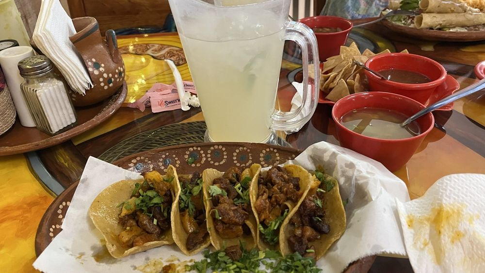 Blanquitas Taqueria Logo