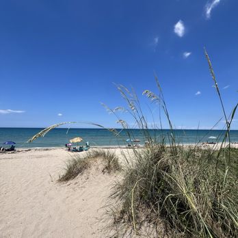 Virginia Forrest Beach - Beaches Near Me - Stuart, Florida