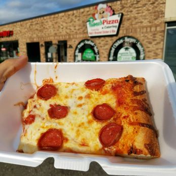 Primos Pizza - If my name was Donna I would want to be a Primo Donna - Pizza Near Me - Allen Park, Michigan