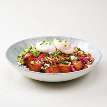 Earls Kitchen + Bar - Canadian (New) Near Me - Kelowna, British Columbia