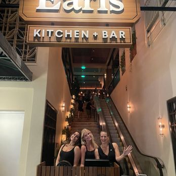 Earls Kitchen + Bar - Beautiful entrance to Earls Kitchen + Bar with the lovely Host Team at Earls - Cocktail Bars Near Me - Honolulu, Hawaii Earls Kitchen + Bar - Beautiful entrance to Earls Kitchen + Bar with the lovely Host Team at Earls - Cocktail Bars Near Me - Honolulu, Hawaii
