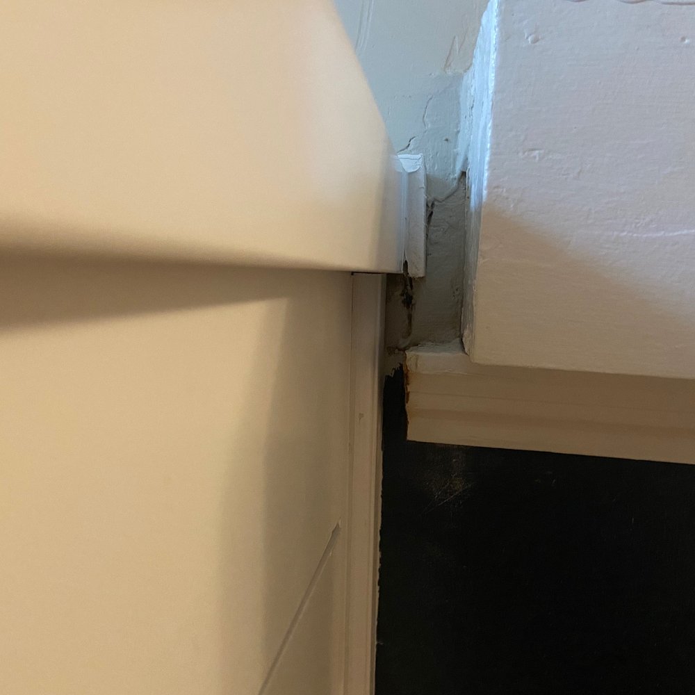 Georgia Cabinetry - gap between mantel and bookshelf - General Contractors Near Me - Brunswick, Georgia