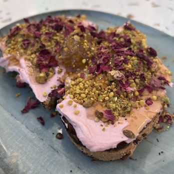 The Hive - Superfood Eats - Ricotta Rose Toast - Cafes Near Me - Los Angeles, California