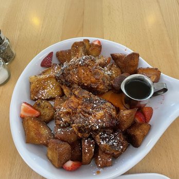 Ruby Sunshine Charleston Downtown - Hot Sweet Heat Chicken & French Toast Bites - Breakfast & Brunch Near Me - Charleston, South Carolina Ruby Sunshine Charleston Downtown - Hot Sweet Heat Chicken & French Toast Bites - Breakfast & Brunch Near Me - Charleston, South Carolina