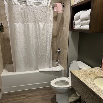 Great Wolf Lodge - Bathroom - Resorts Near Me - Williamsburg, Virginia