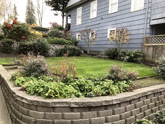 Expert landscaping services - Create your ideal outdoor space with R&F Landscaping—family owned, serving Snohomish County
for 16+ years. We specialize in landscaping, hardscaping, pavers, retaining walls, and expert fences
& gates for homes and businesses. Honest, quality work every time. Call now: (425) 280-2690