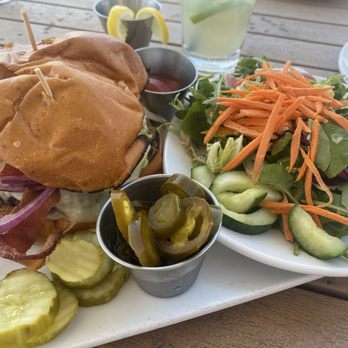 Boca Oyster Bar - Amazing burger - New American Near Me - Bridgeport, Connecticut Boca Oyster Bar - Amazing burger - New American Near Me - Bridgeport, Connecticut