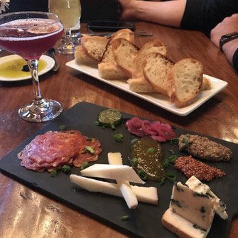 El Moro Spirits & Tavern - New American Near Me - Durango, Colorado El Moro Spirits & Tavern - New American Near Me - Durango, Colorado