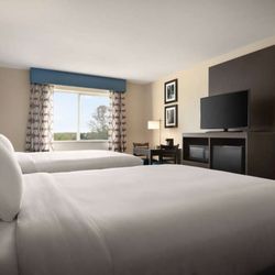 AmericInn By Wyndham Dodgeville - Guest room