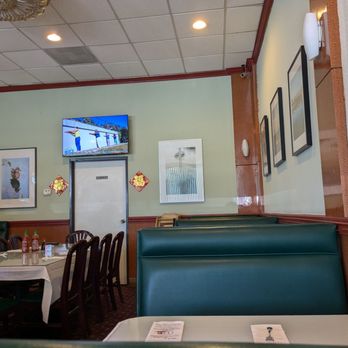 Wok's Cookin' - Booth and table seatings - Chinese Near Me - Castaic, California
