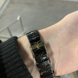 Wj Watch Service - Did not change band as promised, demanded extra $ to fix