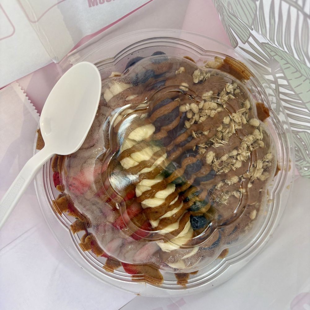 Baya Bar - Acai & Smoothie Shop - Customized almond butter bowl - Juice Bars & Smoothies Near Me - New York, New York