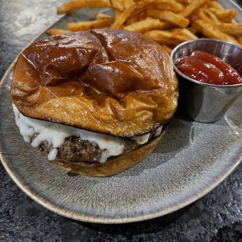 Pier 48 - Pier Burger - Seafood Near Me - Indianapolis, Indiana