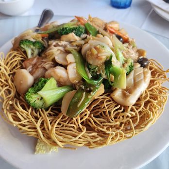 Lotus Garden Restaurant - Crispy Noodles w/ Seafood - Chinese Near Me - San Diego, California Lotus Garden Restaurant - Crispy Noodles w/ Seafood - Chinese Near Me - San Diego, California