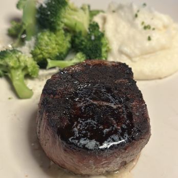 Hillstone - USDA Prime Filet - New American Near Me - Santa Monica, California