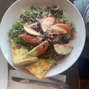 Farrelli's Pizza - Farrellis Pizza Chicken, Raspberry, and Pecan Spring Salad - Pizza Near Me - Silverdale, Washington Farrelli's Pizza - Farrellis Pizza Chicken, Raspberry, and Pecan Spring Salad - Pizza Near Me - Silverdale, Washington