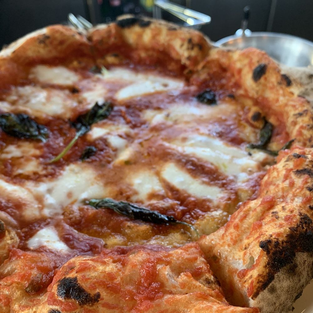 Mentone - Margarita pizza - Italian Near Me - Aptos, California Mentone - Margarita pizza - Italian Near Me - Aptos, California