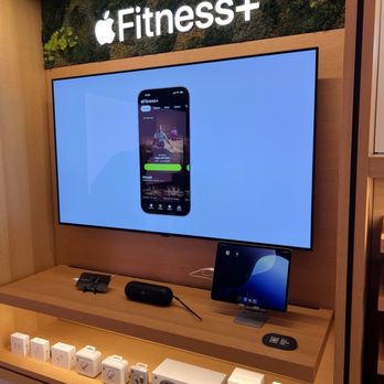 Apple Broadway Plaza - 12/30/25 FYI. - Mobile Phones Near Me - Walnut Creek, California Apple Broadway Plaza - 12/30/25 FYI. - Mobile Phones Near Me - Walnut Creek, California