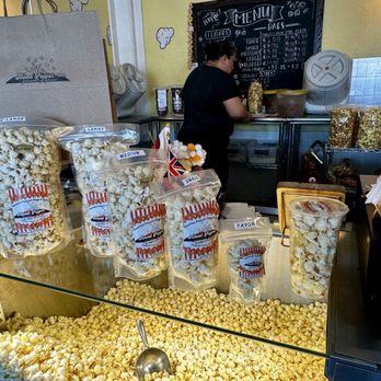 Island Popper Gourmet Popcorn - Fresh popped popcorn - Popcorn Shops Near Me - Honolulu, Hawaii Island Popper Gourmet Popcorn - Fresh popped popcorn - Popcorn Shops Near Me - Honolulu, Hawaii