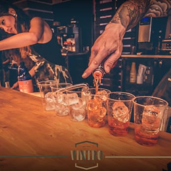 Vintro Bar & Bites - Cocktail Bars Near Me - Rome, RM