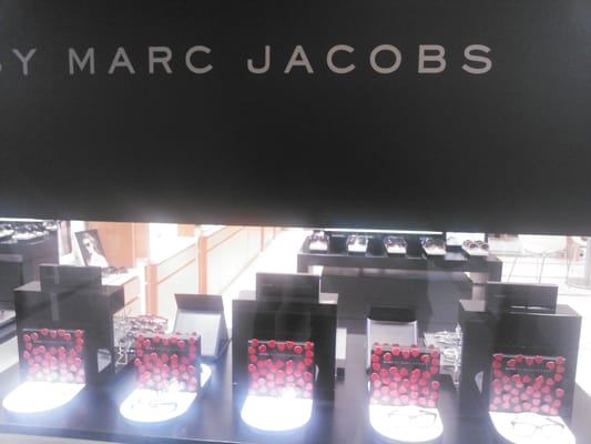Marc Jacobs Fashion 中央区南船場4 12 6 中央区 大阪市 大阪府 Japan Phone Number Yelp