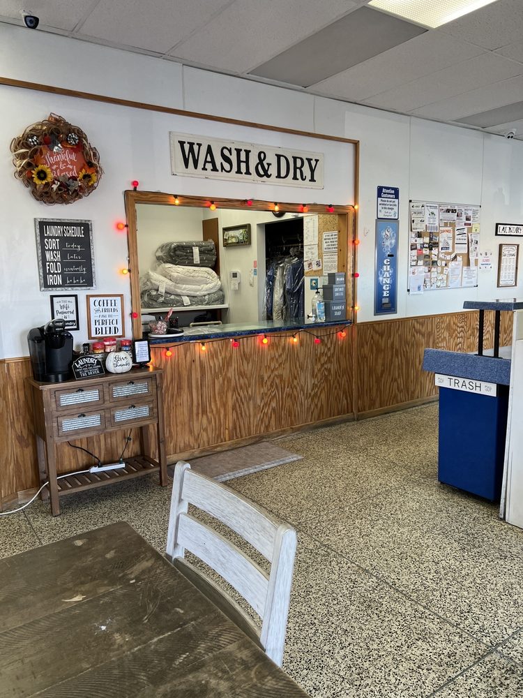 CENTERVILLE COIN LAUNDRY Updated July 2024 30 Reviews 235 N Main St, Centerville, Ohio