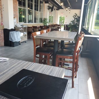 J Roo's Restaurant - Patio Area - Pizza Near Me - North Haven, Connecticut