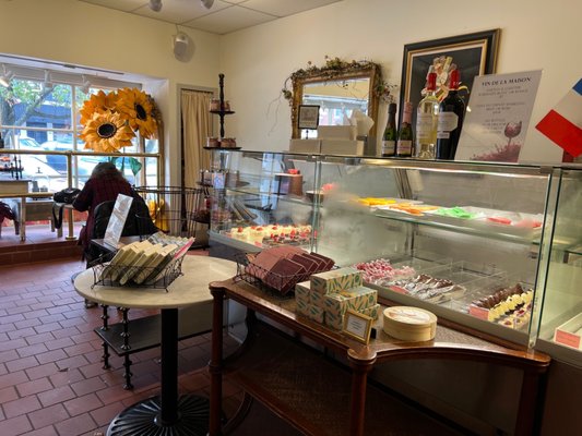 Toni Patisserie & Cafe by null